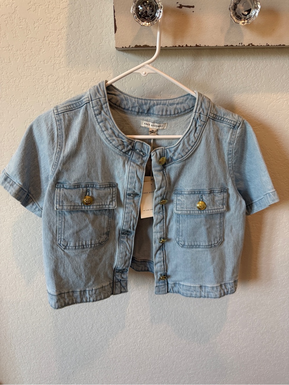 Cropped Light Blue Denim Short-Sleeve Jacket - Women